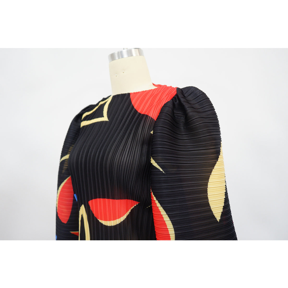 Women Wear Lantern Sleeve Pleated Dress