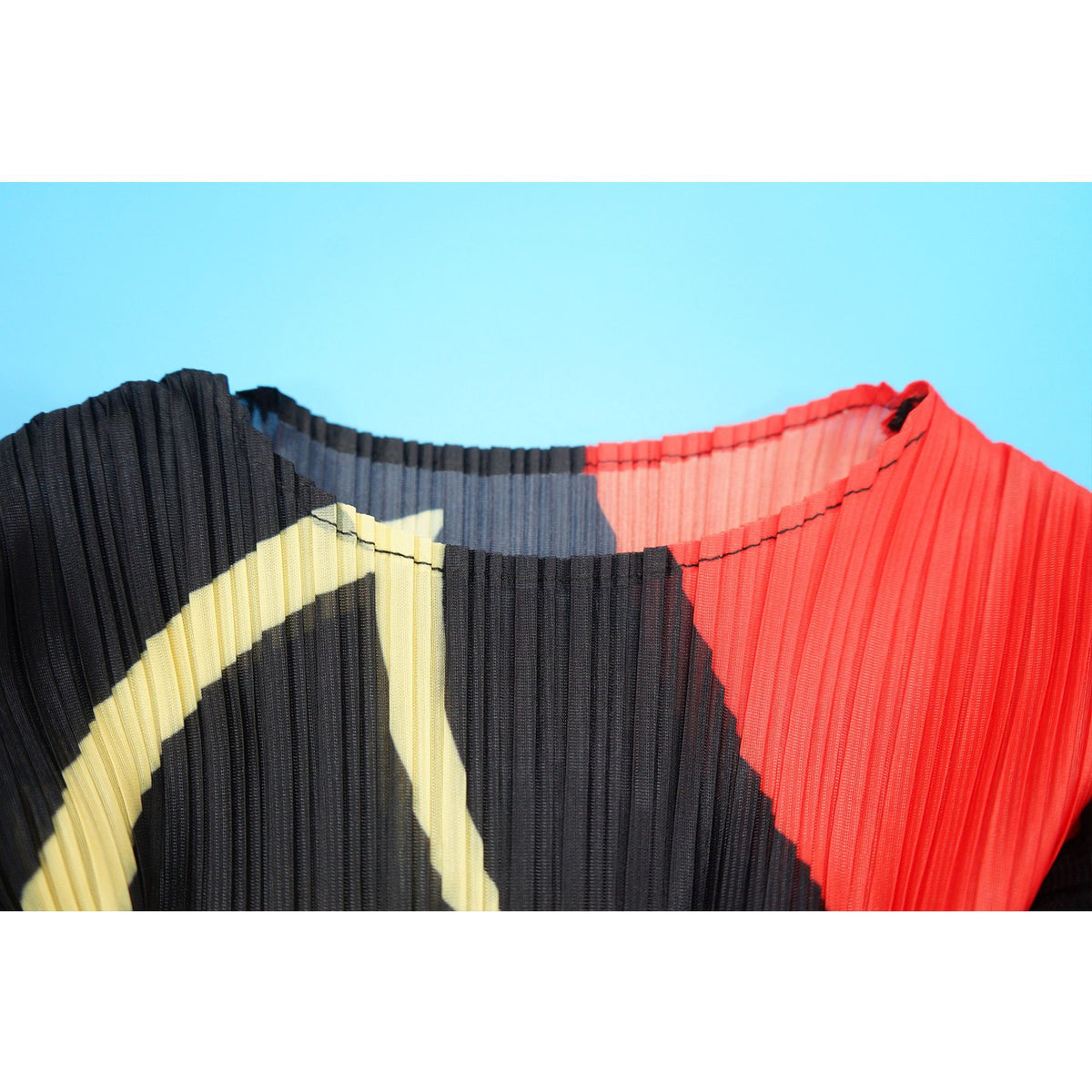 Women Wear Lantern Sleeve Pleated Dress